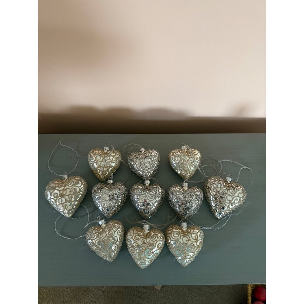Vintage Set Of 11 Heart Shaped Mercury Glass Ornaments With Silver Glitter Swirl